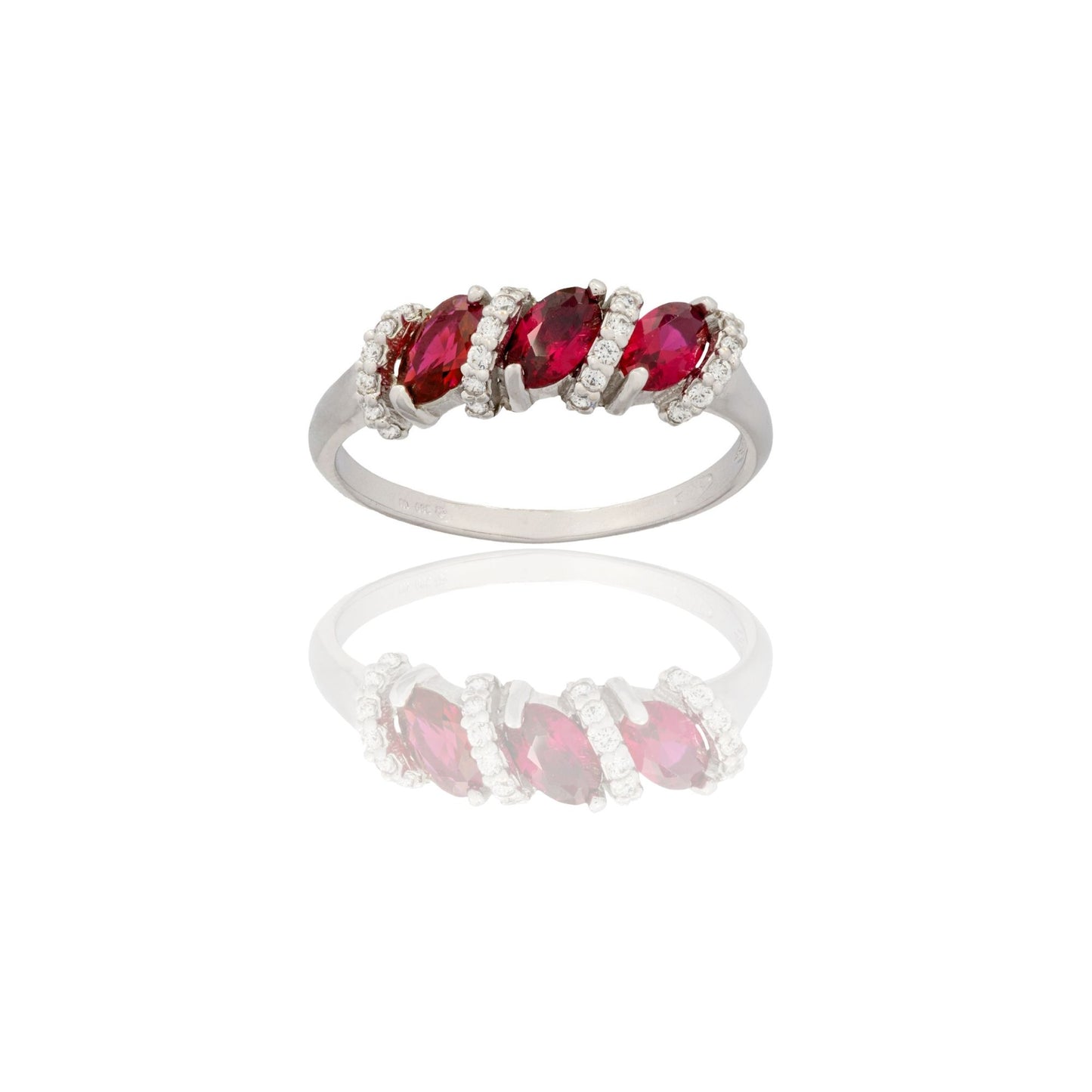Anello Oro Bianco Oro 18 carati Trilogy Con Pave' Zirconi Bianchi, Zirconi Rossi spessore gambo mm. 1,5 spessore pietre 5,5