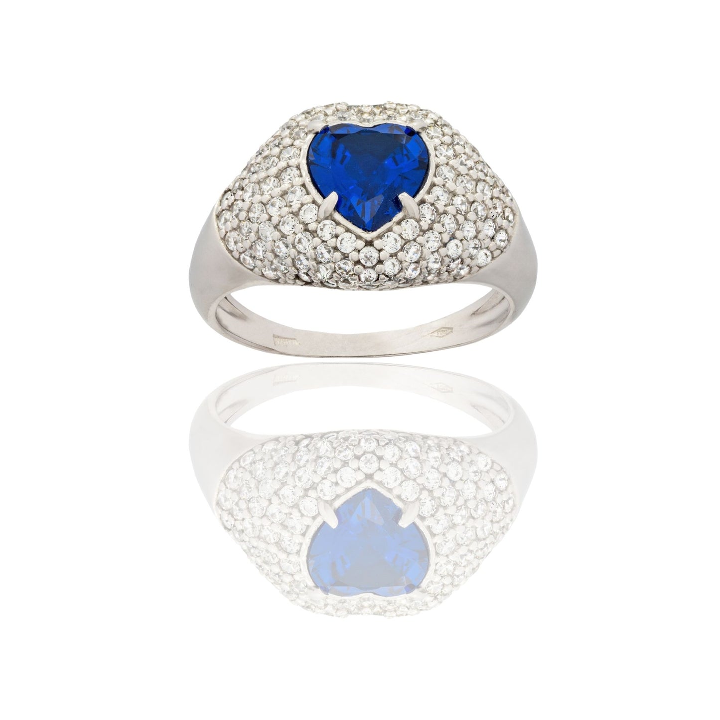 Anello Oro Bianco Oro 18 carati Cuore Con Contorno Pave' Zircone Blu, Zirconi Bianchi spessore gambo mm. 1,7 spessore pietre 11,8