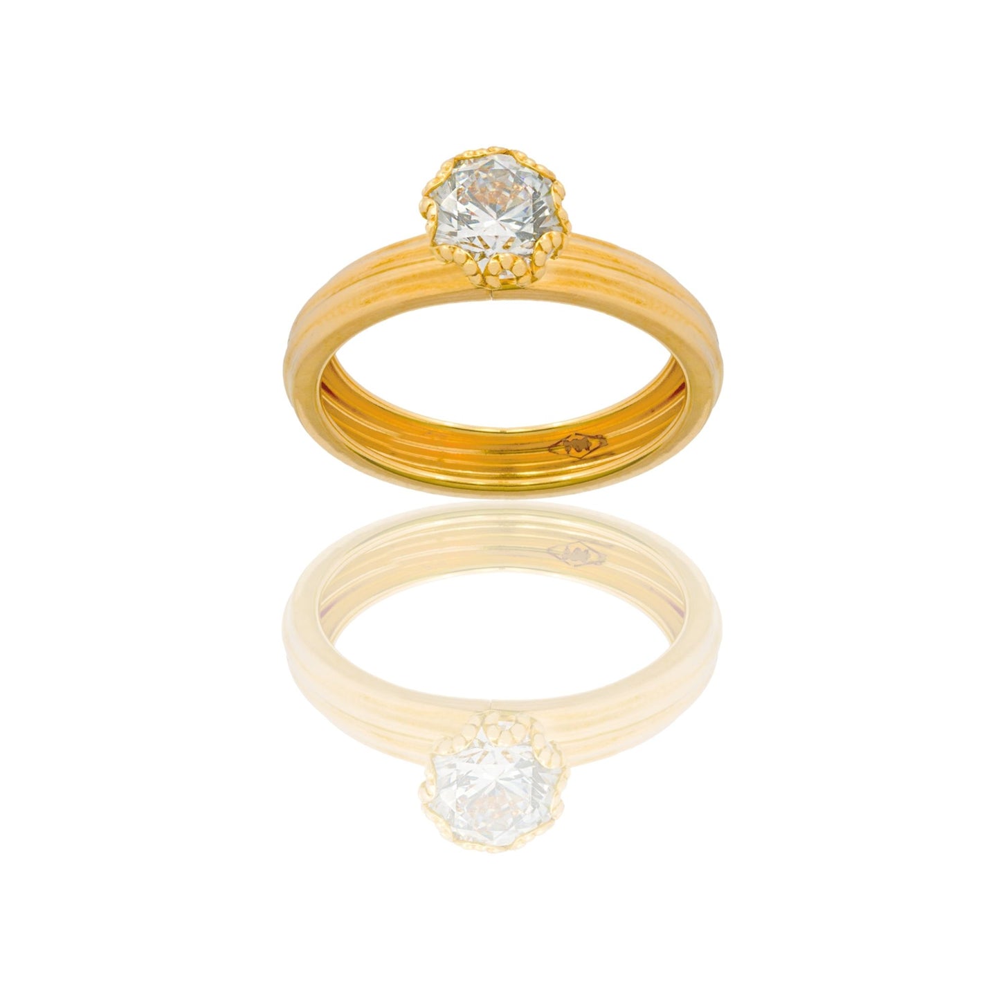Anello Oro Giallo Oro 18 carati Solitario Zircone Bianco spessore gambo 3,4 mm , spessore pietra 6,7