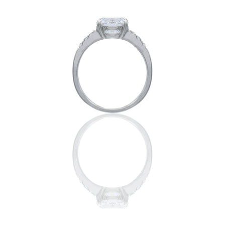 Anello Oro Bianco Oro 18 carati Solitario Pietra Bianca Centrale Con Zirconi Bianchi Su Gambo Zirconi Bianchi