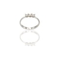 Anello Oro Bianco Oro 18 carati Trilogy 4 griffe Zirconi Bianchi spessore gambo 2,6 mm , spessore pietra 3,5